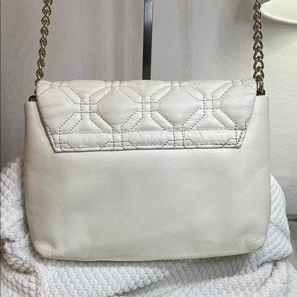 Kate Spade Aster Court Naomi Crossbody Purse Quilted White Gold Hdwe Red Lining - Picture 3 of 11